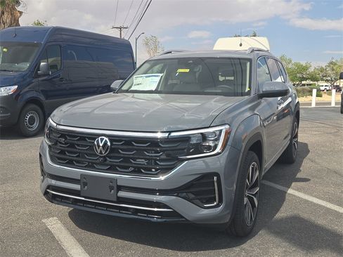 New 2025 Volkswagen Atlas SEL Premium R-Line image 4