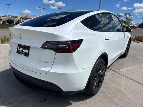 Used 2021 Tesla Model Y Long Range AWD/4WD image 8