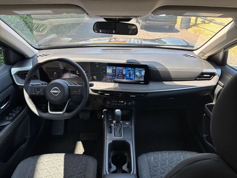 Used 2026 Nissan Kicks SV w/ Cold Weather Package FWD image 27