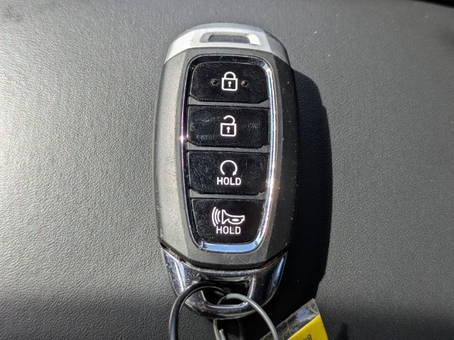 Used 2025 Hyundai Venue SEL FWD image 32
