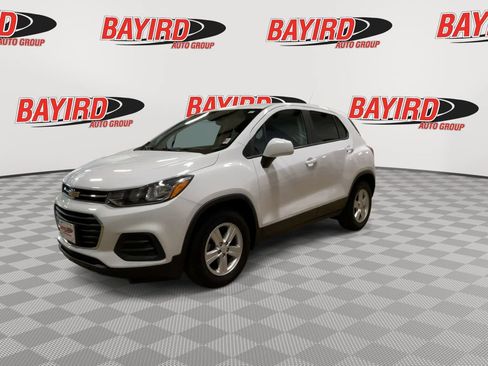 Used 2020 Chevrolet Trax LS w/ Tint and Cruise Package FWD image 4