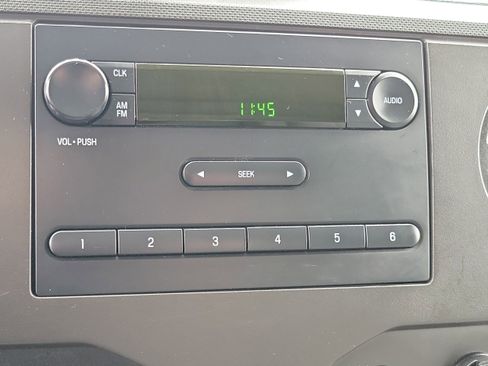 Certified 2018 Ford E-350 and Econoline 350 Super Duty w/ Power Windows & Locks Group image 23