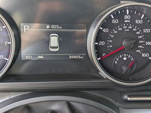 Certified 2024 Kia Carnival LX image 29