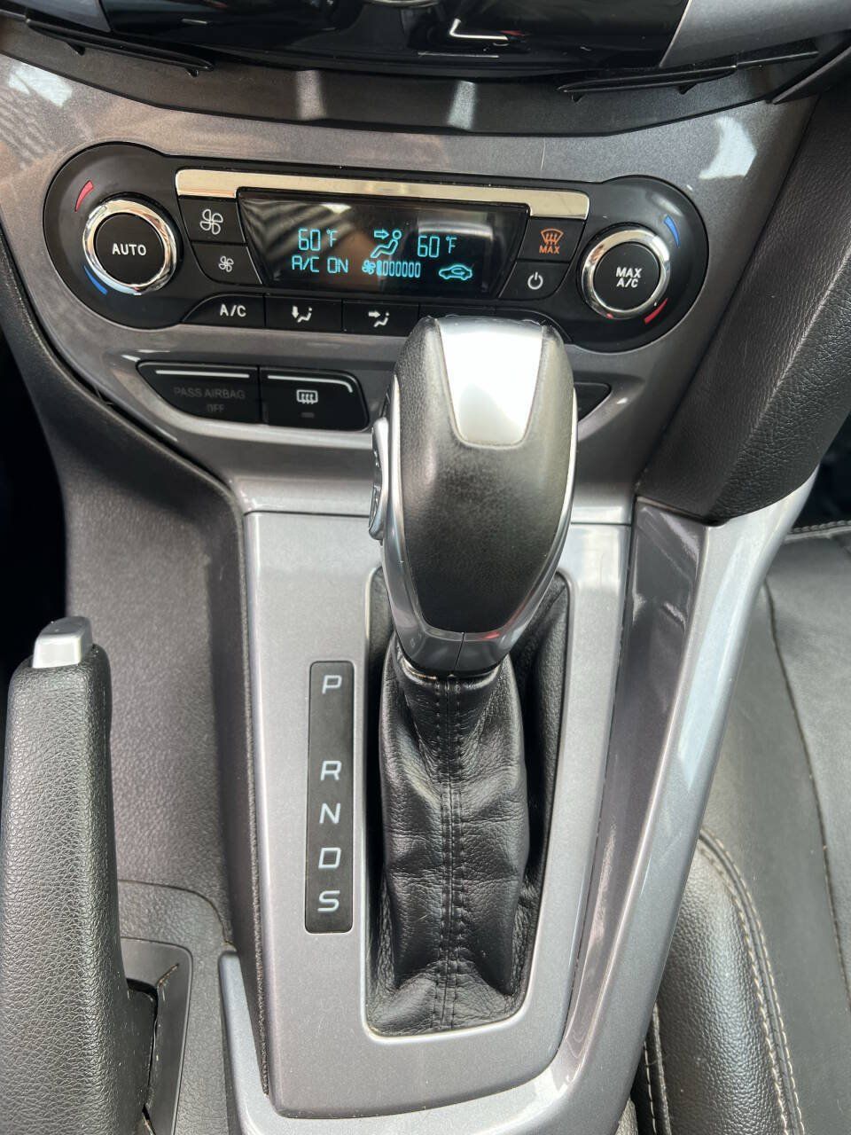 Used 2014 Ford Focus Titanium FWD image 21