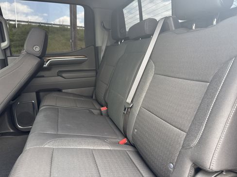 Used 2024 Chevrolet Silverado 1500 LT Trail Boss w/ Convenience Package II AWD/4WD image 13