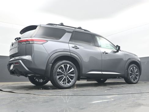 New 2026 Nissan Pathfinder Platinum FWD image 30