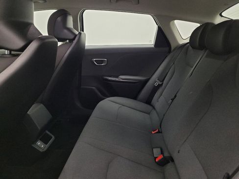 Used 2025 Kia K4 FWD image 18