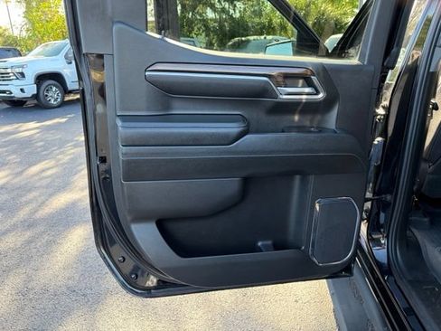 Used 2024 Chevrolet Silverado 1500 LT Trail Boss w/ LT Trail Boss Premium Package AWD/4WD image 13
