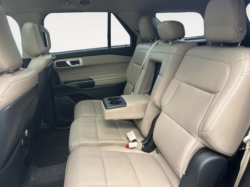 Used 2020 Ford Explorer XLT w/ Equipment Group 202A image 13
