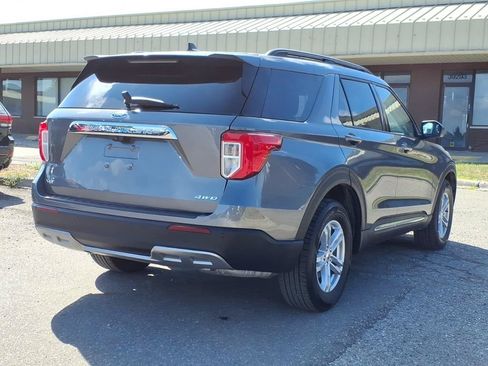Used 2022 Ford Explorer XLT w/ Equipment Group 202A AWD/4WD image 5