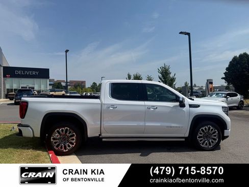 Used 2024 GMC Sierra 1500 Denali Ultimate AWD/4WD image 8