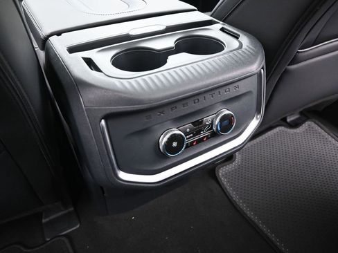 New 2026 Ford Expedition Platinum image 23