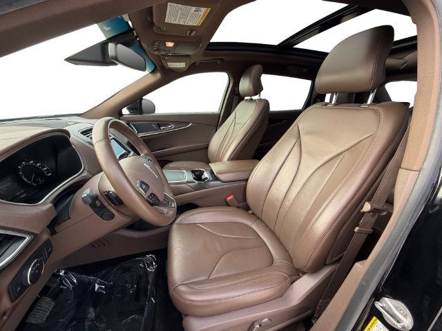 Used 2016 Lincoln MKX Reserve w/ Climate Package FWD image 10
