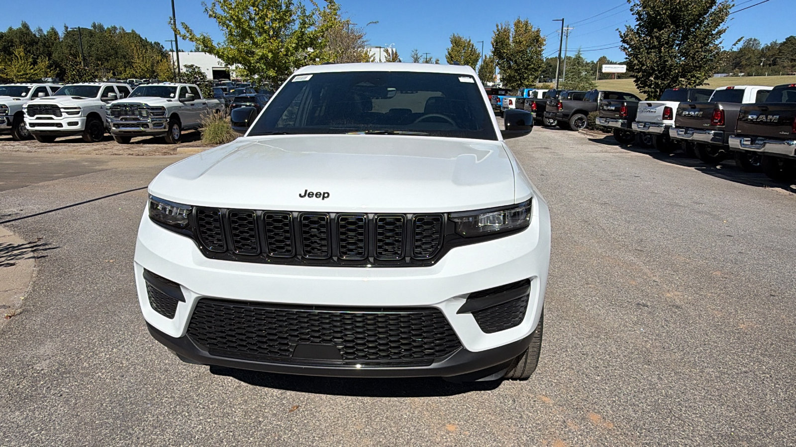 New 2027 Jeep Grand Cherokee Laredo X AWD/4WD image 3