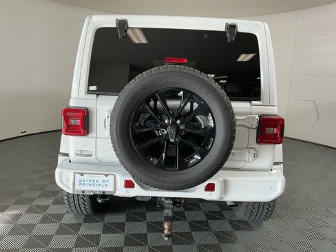 Used 2021 Jeep Wrangler Unlimited Sahara image 6