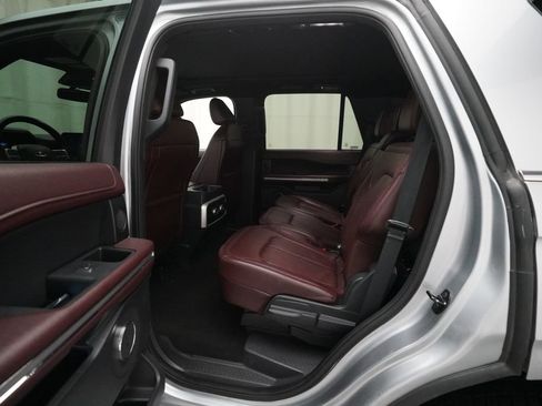 Used 2024 Ford Expedition Limited AWD/4WD image 16