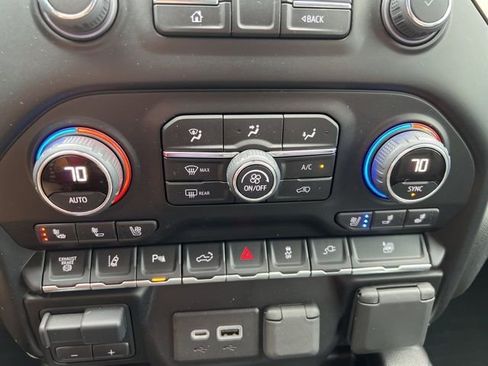 Used 2022 Chevrolet Silverado 3500 High Country image 44