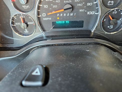 Used 2014 Chevrolet Express 2500 w/ Cold Climate Package image 13