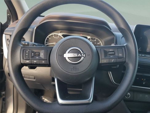 Used 2023 Nissan Rogue S image 20