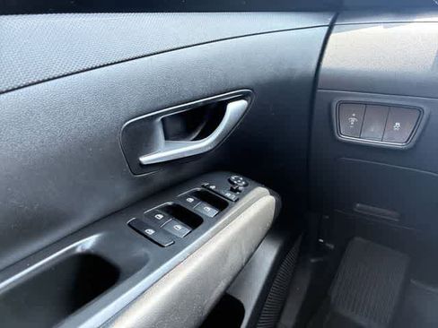 Used 2023 Hyundai Tucson SE FWD image 38