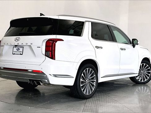 Used 2024 Hyundai Palisade Calligraphy AWD/4WD image 2