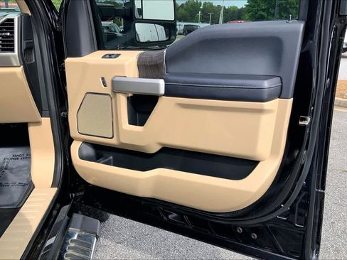 Used 2020 Ford F250 Lariat w/ Lariat Ultimate Package AWD/4WD image 22