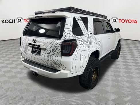 Used 2022 Toyota 4Runner SR5 Premium w/ Moonroof Package AWD/4WD image 8