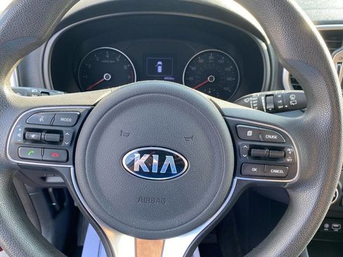 Used 2018 Kia Sportage LX image 9