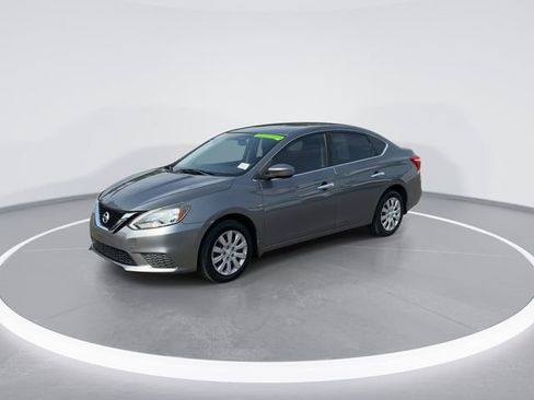 Used 2017 Nissan Sentra SV FWD image 3