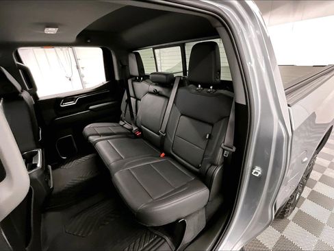 Used 2023 Chevrolet Silverado 1500 LT Trail Boss w/ LT Trail Boss Premium Package AWD/4WD image 24