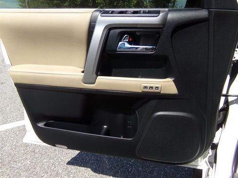 Used 2023 Toyota 4Runner Limited AWD/4WD image 43