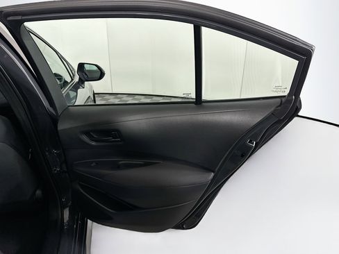 Used 2025 Toyota Corolla LE image 27