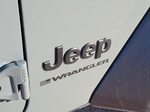 Used 2024 Jeep Wrangler Sport AWD/4WD image 9