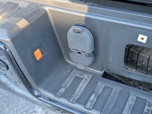 Used 2018 Chevrolet Silverado 1500 LT w/ All Star Edition image 38