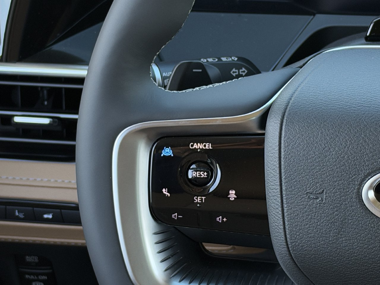 New 2027 INFINITI QX80 Luxe AWD/4WD image 13