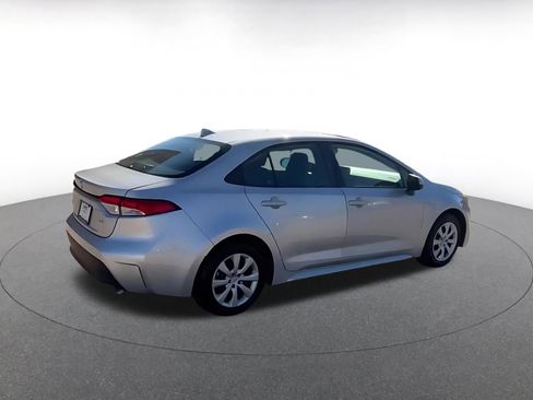 Used 2025 Toyota Corolla LE image 11