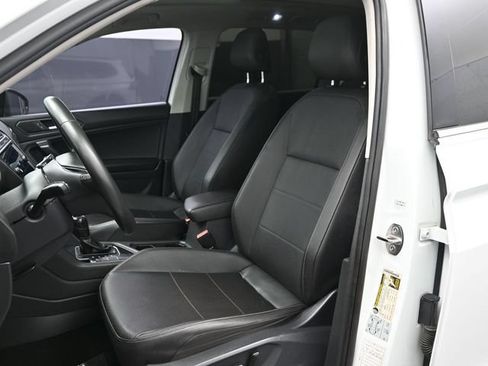 Used 2020 Volkswagen Tiguan SE FWD image 8