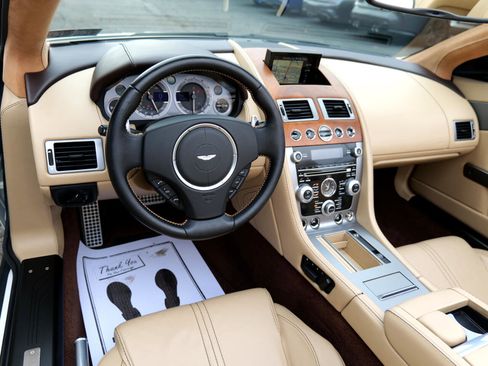 Used 2015 Aston Martin V8 Vantage S image 13