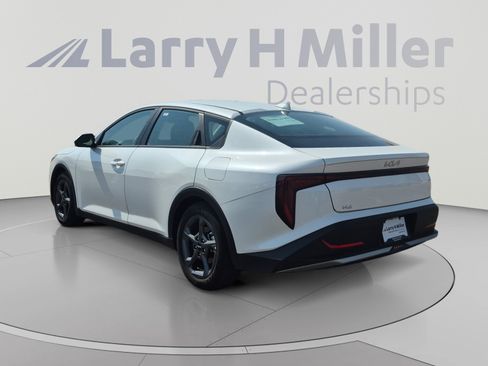 Used 2025 Kia K4 FWD image 3