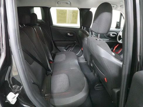 Used 2023 Jeep Renegade Trailhawk AWD/4WD image 29