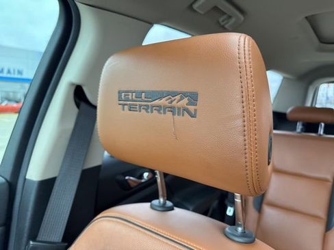 Used 2017 GMC Acadia SLT image 29