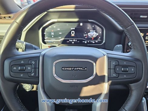 Used 2023 GMC Sierra 1500 Denali w/ Technology Package image 18