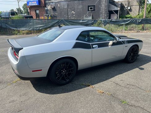 Used 2022 Dodge Challenger R/T Scat Pack w/ T/A Package image 21