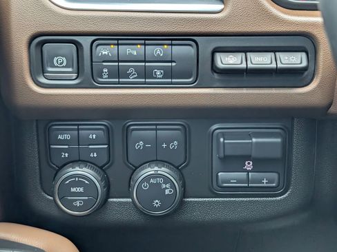 Used 2024 Chevrolet Tahoe High Country image 29