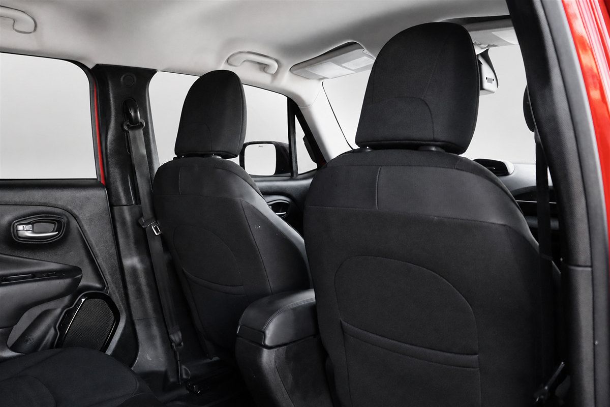 Used 2017 Jeep Renegade Altitude FWD image 15
