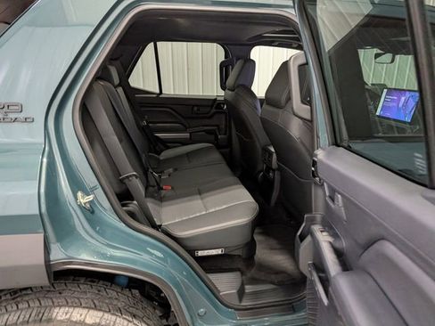 Used 2025 Toyota 4Runner TRD Off-Road Premium AWD/4WD image 27