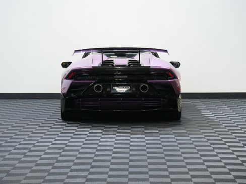 Used 2024 Lamborghini Huracan EVO image 7
