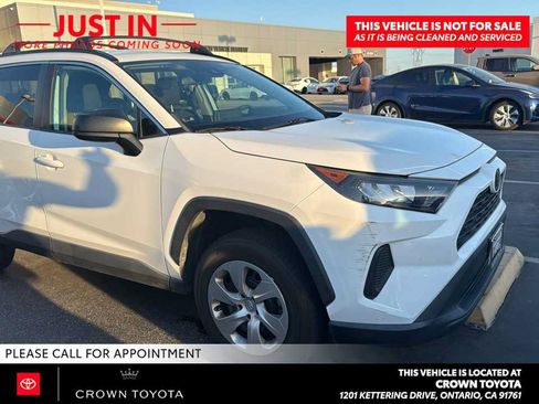 Used 2020 Toyota RAV4 LE w/ Carpet Mat Package AWD/4WD image 3