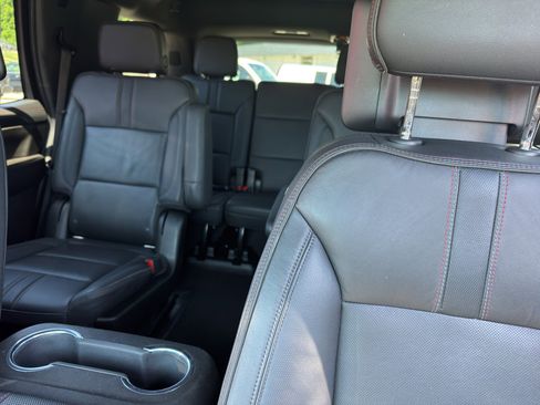 Used 2021 Chevrolet Tahoe RST w/ Luxury Package AWD/4WD image 11