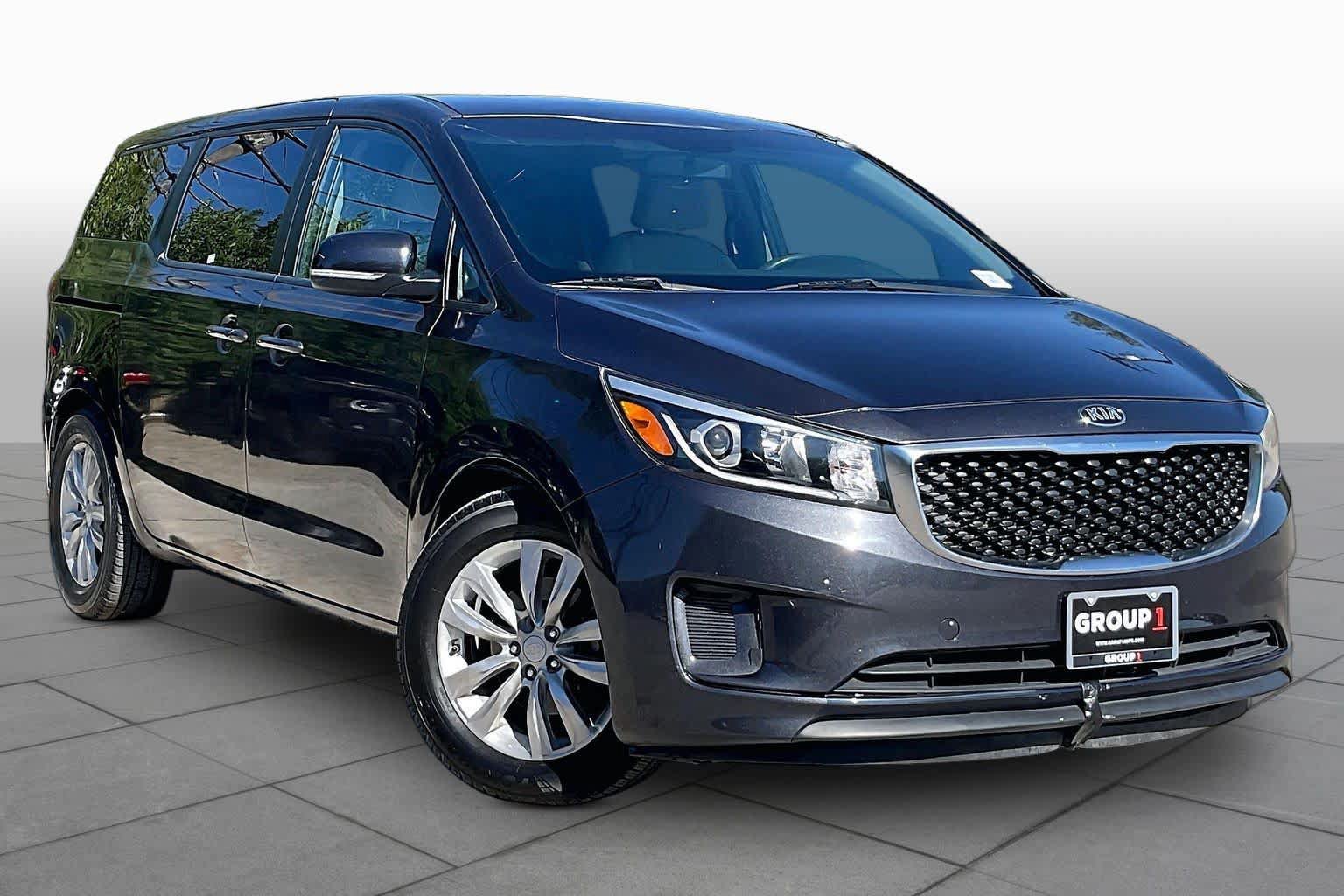 Used 2021 Kia Sedona LX FWD image 3